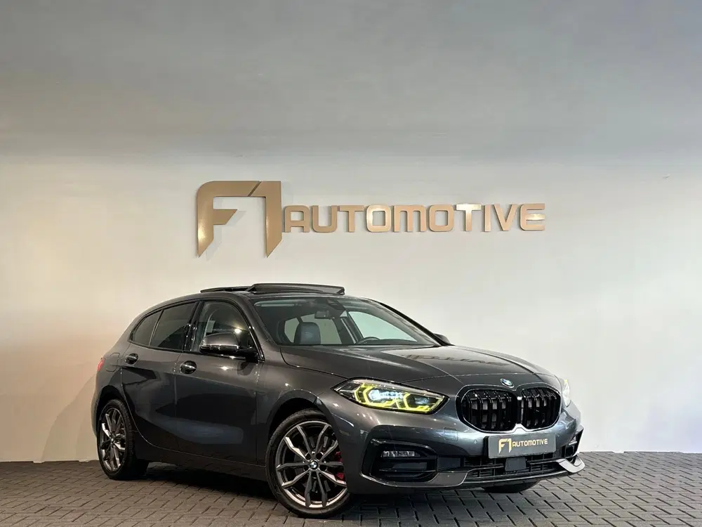 BMW 1-serie 120i High Executive Pano uit 2021, foto 3