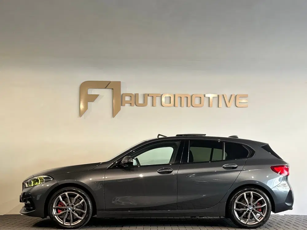 BMW 1-serie 120i High Executive Pano uit 2021, foto 7