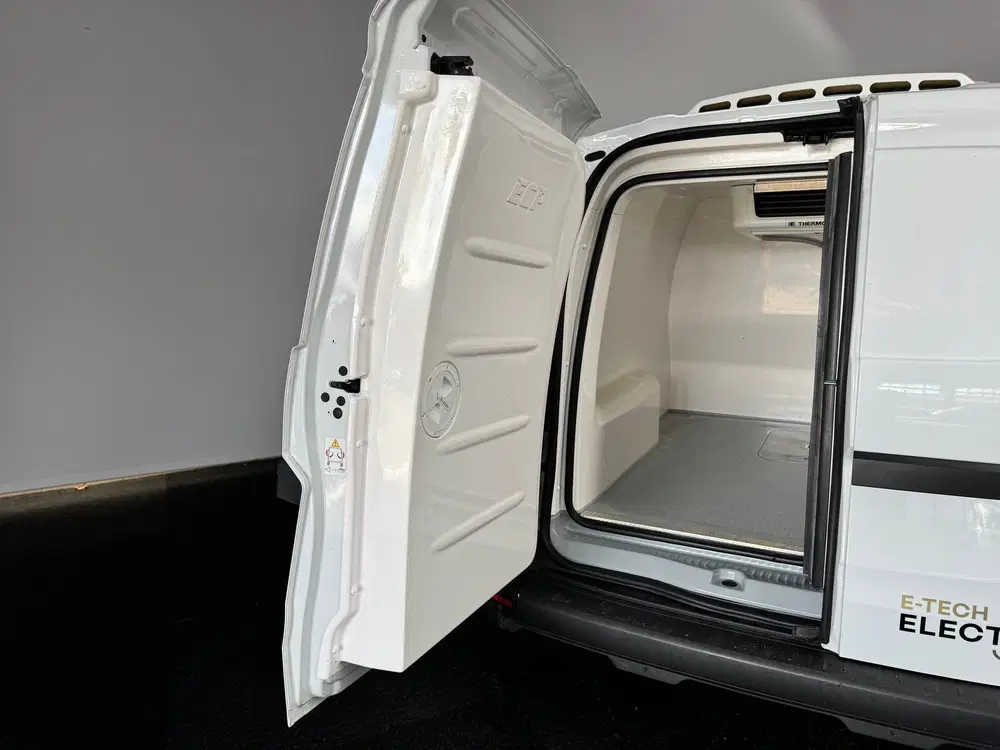 Renault Kangoo E-Tech 120 pk 44KWH Geisoleerde thermo kin uit 2024, foto 12
