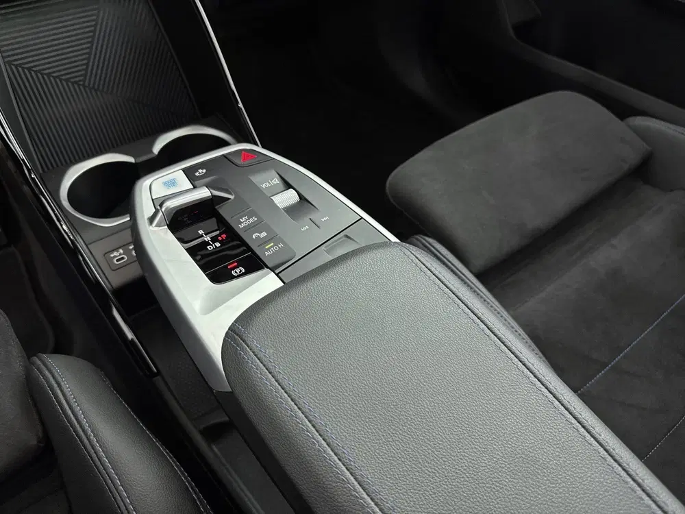 BMW iX1 xDrive30 M Sport uit 2023, foto 13
