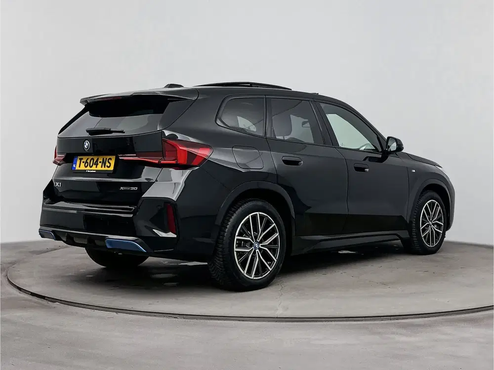 BMW iX1 xDrive30 M Sport uit 2023, foto 4