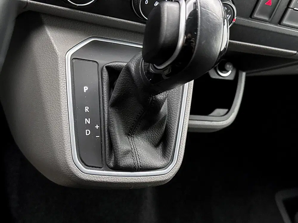 Volkswagen Transporter 2.0 TDI L2 30 DC Bulli *Edition* Lede uit 2022, foto 15