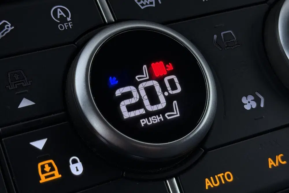 Land Rover Defender 110 D200 SE uit 2020, foto 14