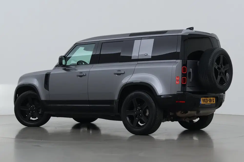 Land Rover Defender 110 D200 SE uit 2020, foto 2