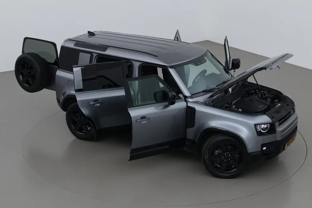 Land Rover Defender 110 D200 SE uit 2020, foto 6