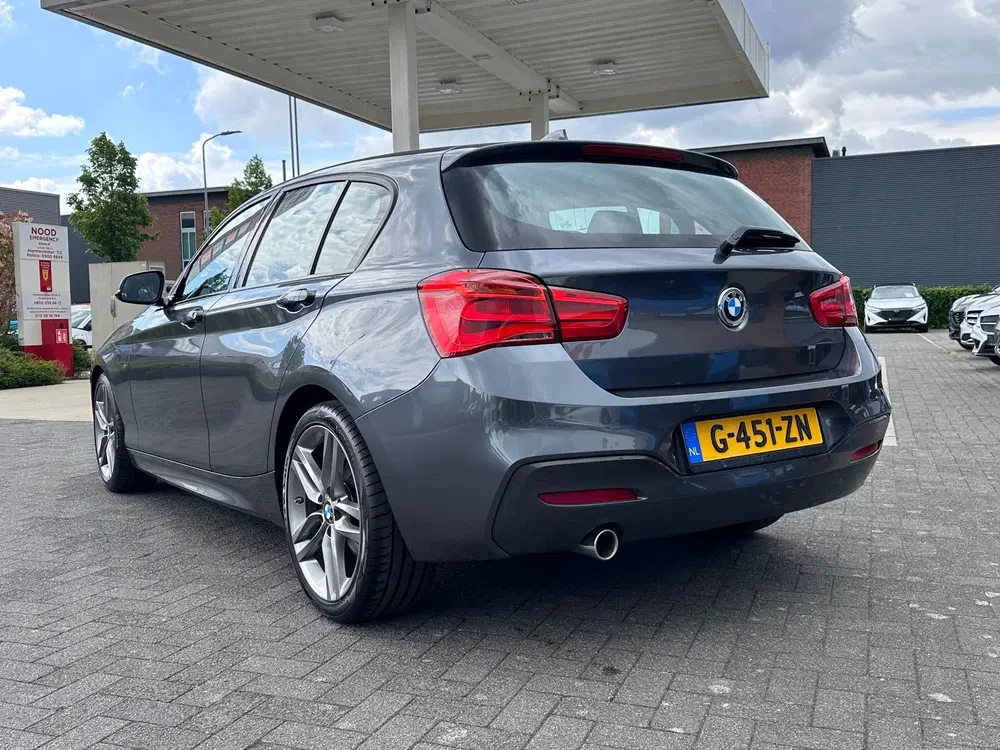 BMW 1-serie 118i M-Sport High Executive uit 2020, foto 2