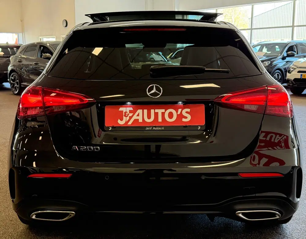 Mercedes-Benz A-Klasse 200 AMG LINE uit 2023, foto 3
