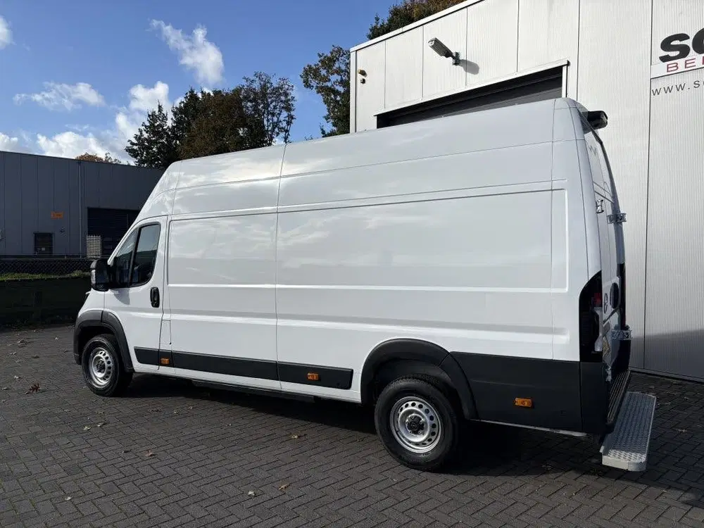 Opel Movano 4.25t L4H3 Zwaar 110 kWh ECC uit 2024, foto 2