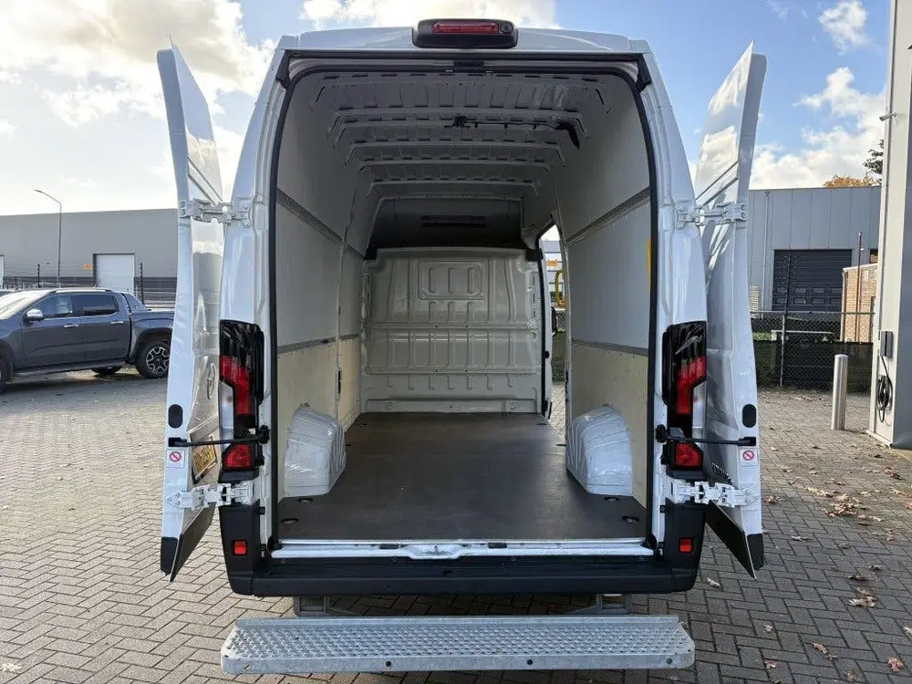Opel Movano 4.25t L4H3 Zwaar 110 kWh ECC uit 2024, foto 6