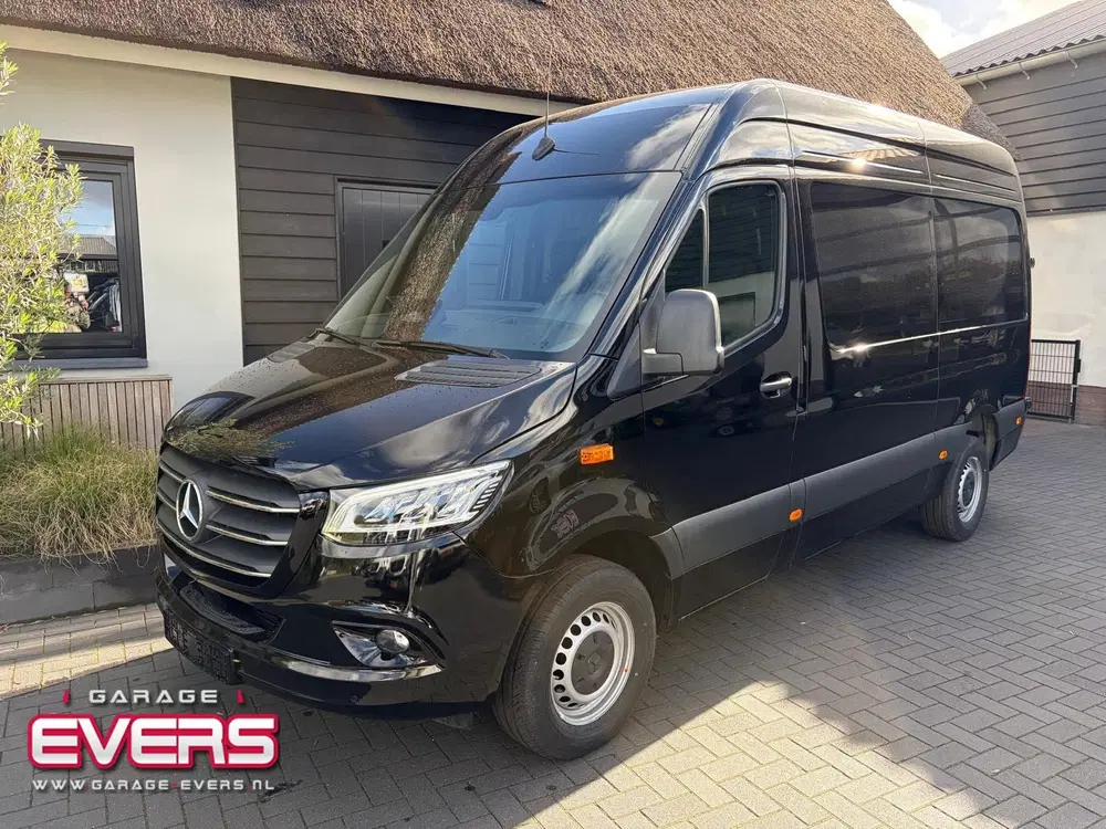 Mercedes-Benz Sprinter 317 1.9 CDI L2H2 RWD LED uit 2024