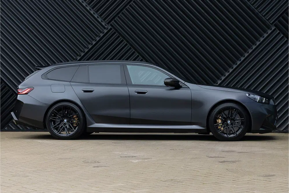 BMW M5 Touring V8 Hybride M Keramisch Frozen Pano uit 2025, foto 3