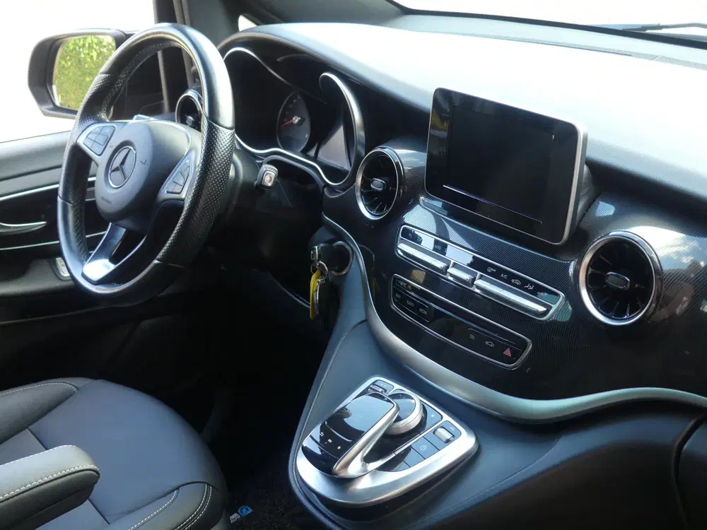 Mercedes-Benz V-Klasse 220d Lang Dubbel Cabine Panoramadak uit 2020, foto 2