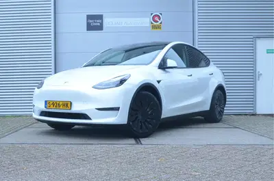 Tesla Model Y Long Range AWD 75 kWh AutoPilot3.0 Ryzen uit 2023