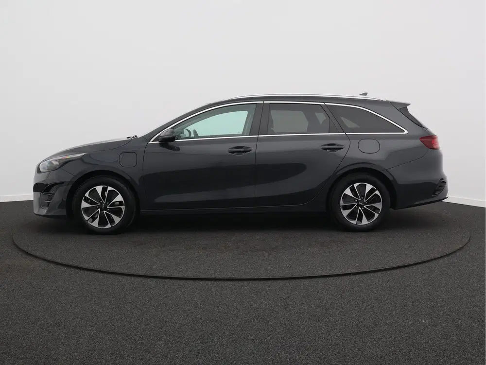 Kia Ceed 1.6 GDI PHEV DynamicPlusLine uit 2022, foto 11