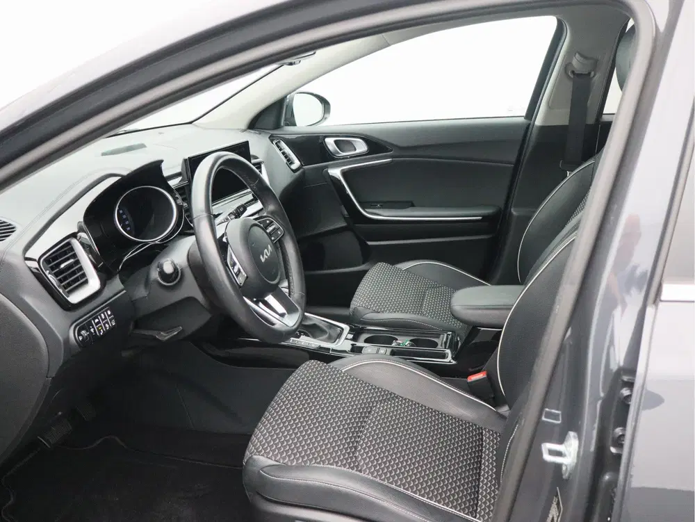 Kia Ceed 1.6 GDI PHEV DynamicPlusLine uit 2022, foto 5