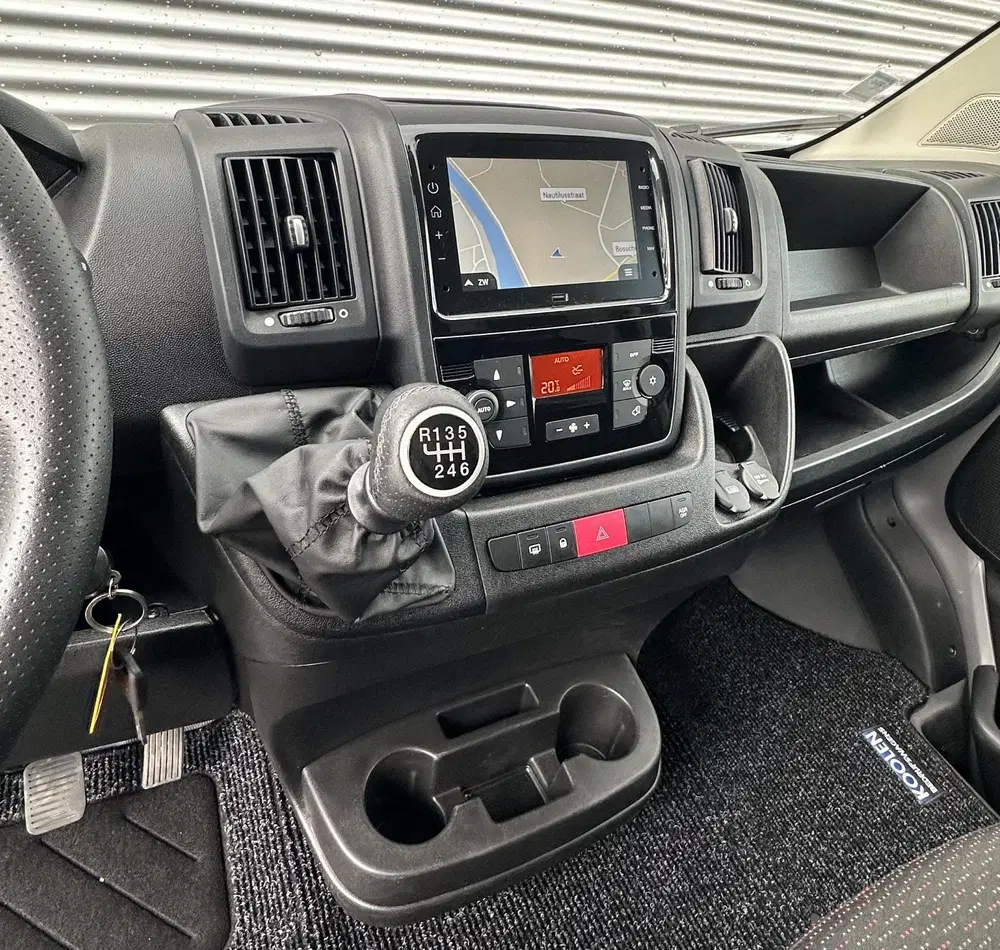 Peugeot Boxer 333 2.2 Boxer uit 2023, foto 13