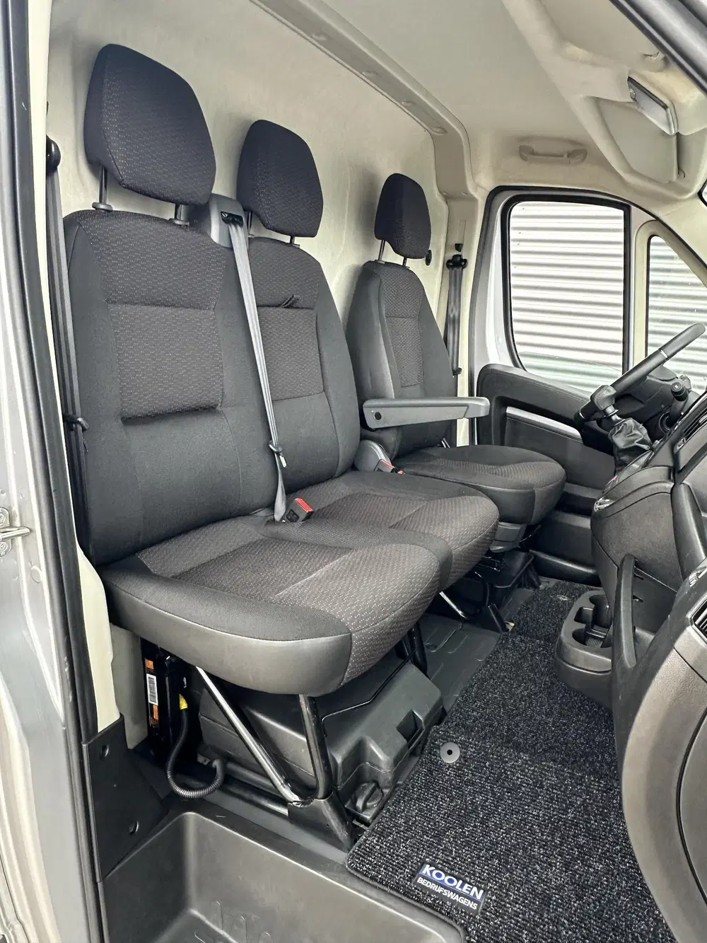 Peugeot Boxer 333 2.2 Boxer uit 2023, foto 4