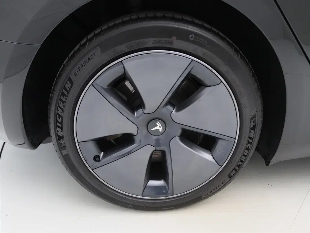 Tesla Model 3 Standard RWD Plus UPGRADE 94.6% SoH [ LFP uit 2023, foto 9