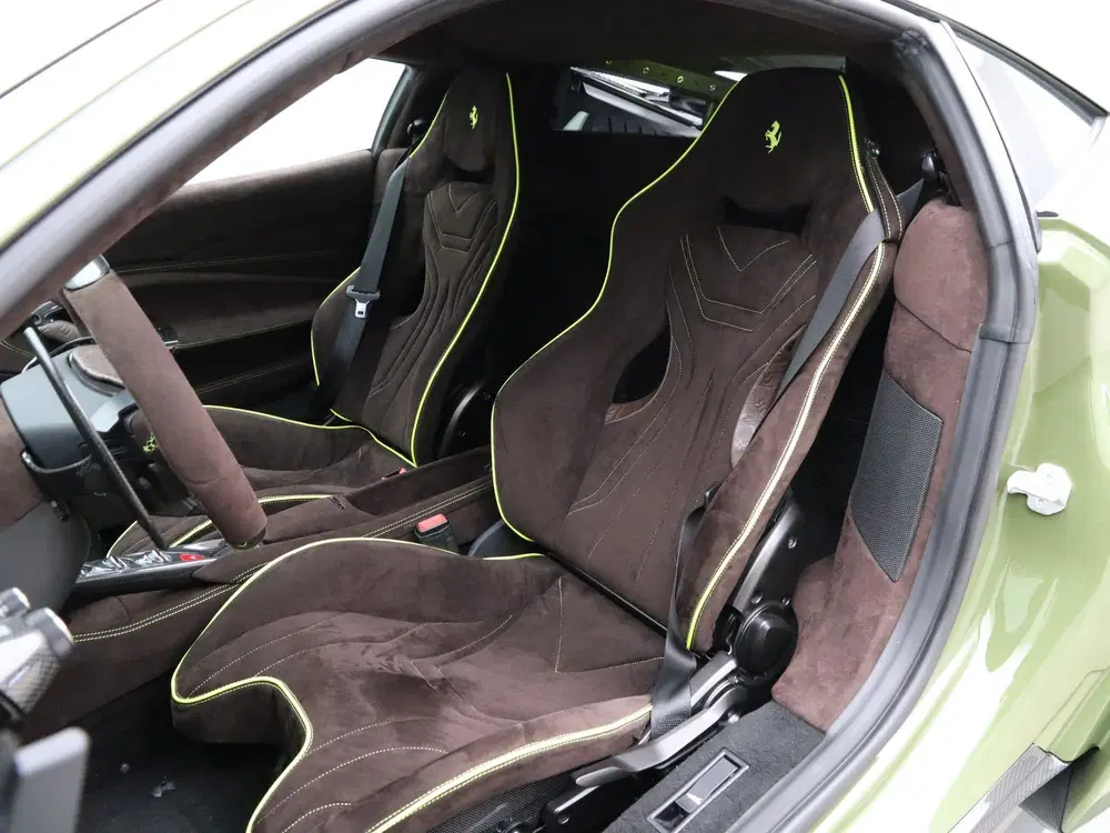 Ferrari F8 Tributo N-Largo Tailor Made 1 of 15 uit 2023, foto 6