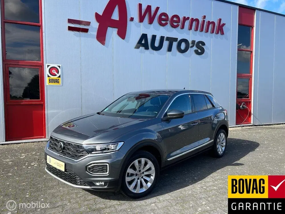 Volkswagen T-Roc 1.5 TSI Sport Business IQ drive Aut. Trekh uit 2022