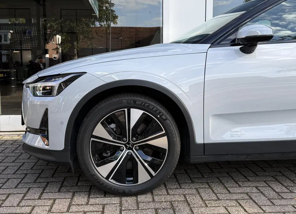 Polestar 2 Standard Range Single Motor 69 kWh uit 2023, foto 8