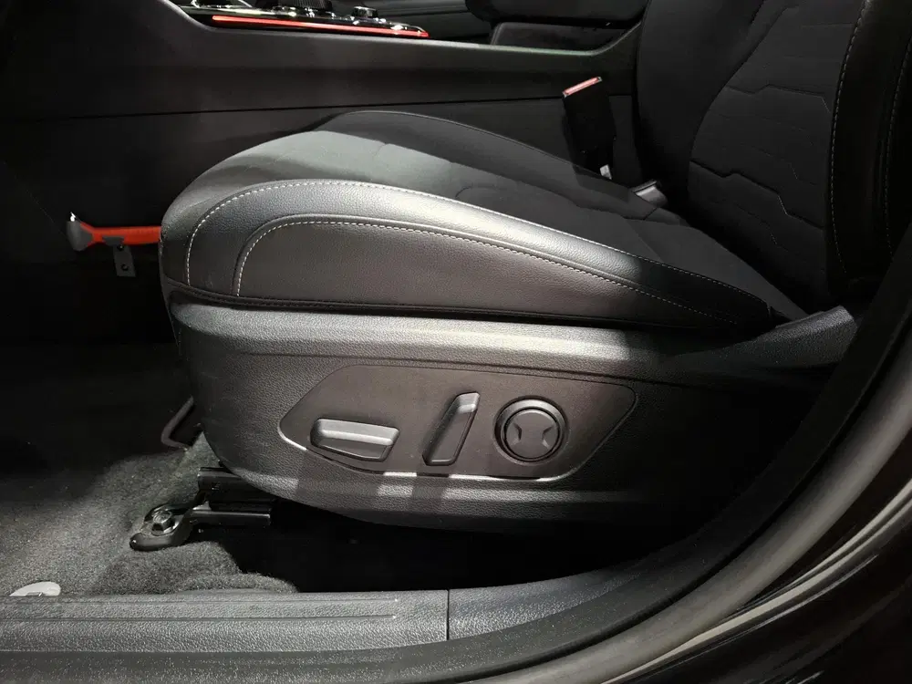 Kia Sportage 1.6 T-GDi Hybrid DynamicPlusLine Stoel en uit 2024, foto 8