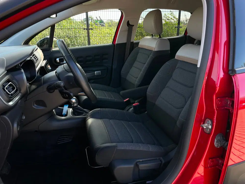 Citroën C3 Citroen C3 1.2 PureTech Shine uit 2021, foto 13