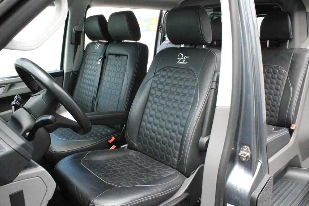Volkswagen Transporter 2.0 TDI L2H1 30 DC Bulli 75-edition uit 2024, foto 12