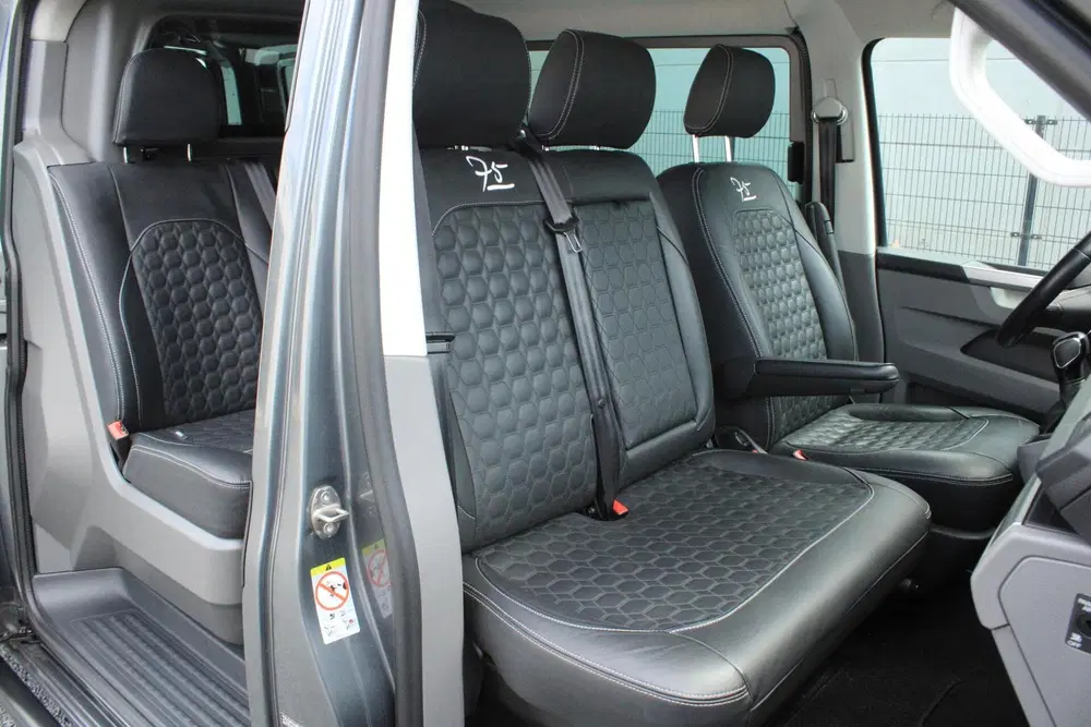 Volkswagen Transporter 2.0 TDI L2H1 30 DC Bulli 75-edition uit 2024, foto 14