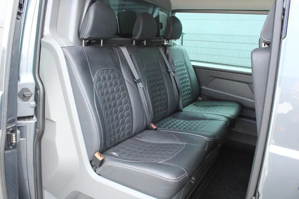 Volkswagen Transporter 2.0 TDI L2H1 30 DC Bulli 75-edition uit 2024, foto 15