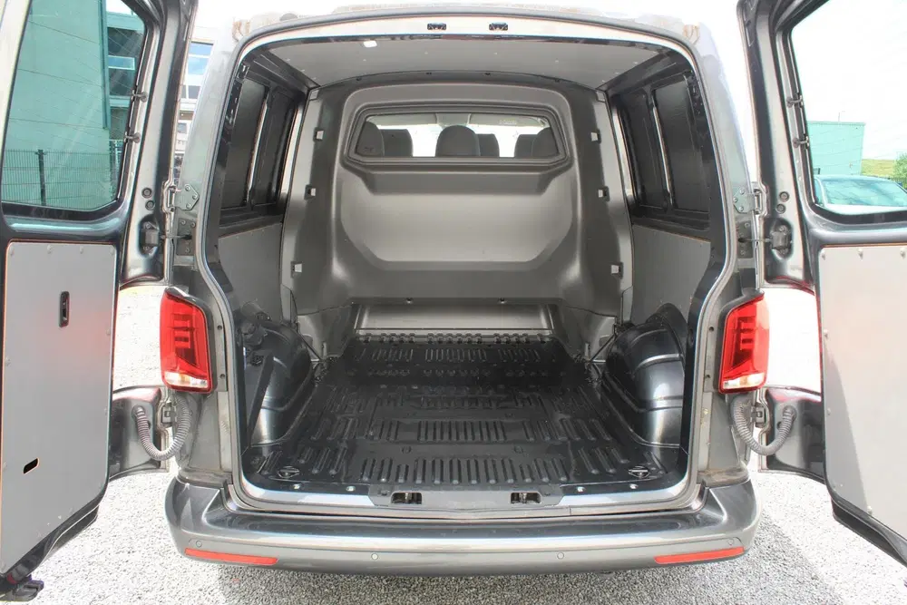 Volkswagen Transporter 2.0 TDI L2H1 30 DC Bulli 75-edition uit 2024, foto 8
