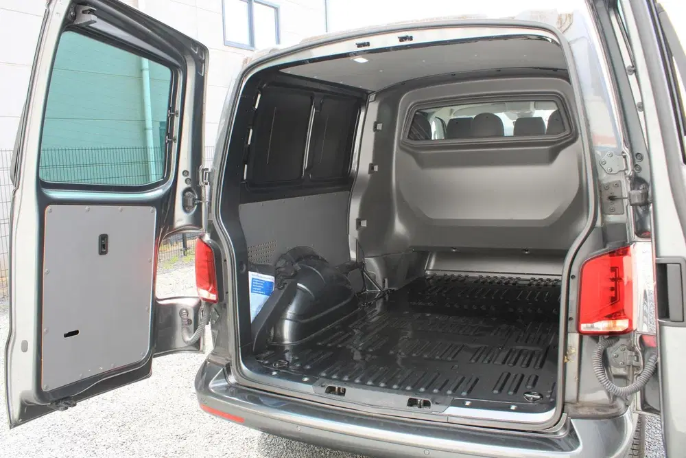 Volkswagen Transporter 2.0 TDI L2H1 30 DC Bulli 75-edition uit 2024, foto 9