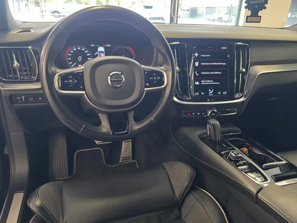 Volvo S60 2.0 Recharge T8 AWD R-Design Plug-in hybri uit 2021, foto 10