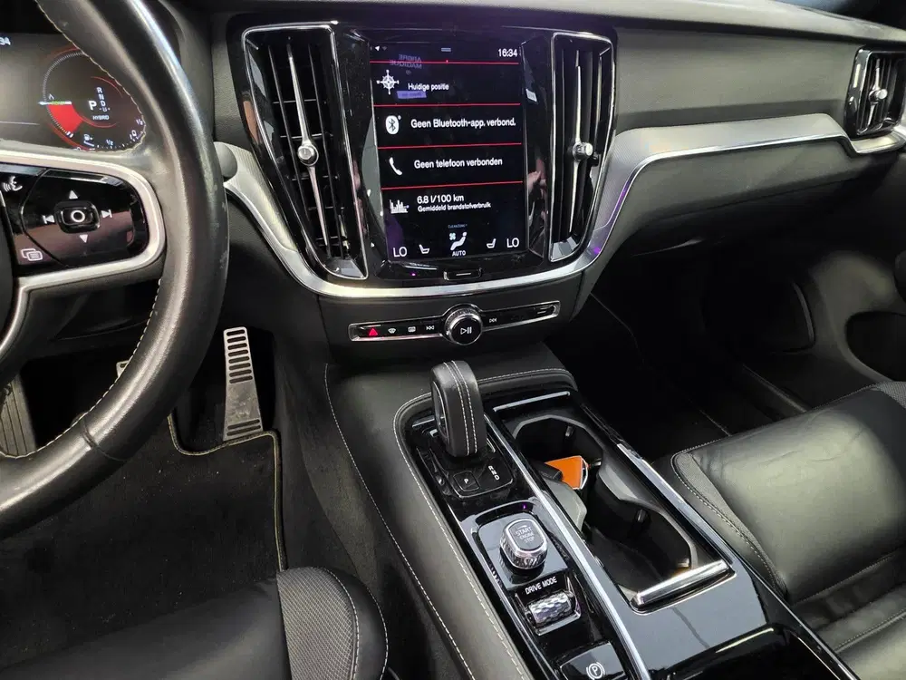 Volvo S60 2.0 Recharge T8 AWD R-Design Plug-in hybri uit 2021, foto 14