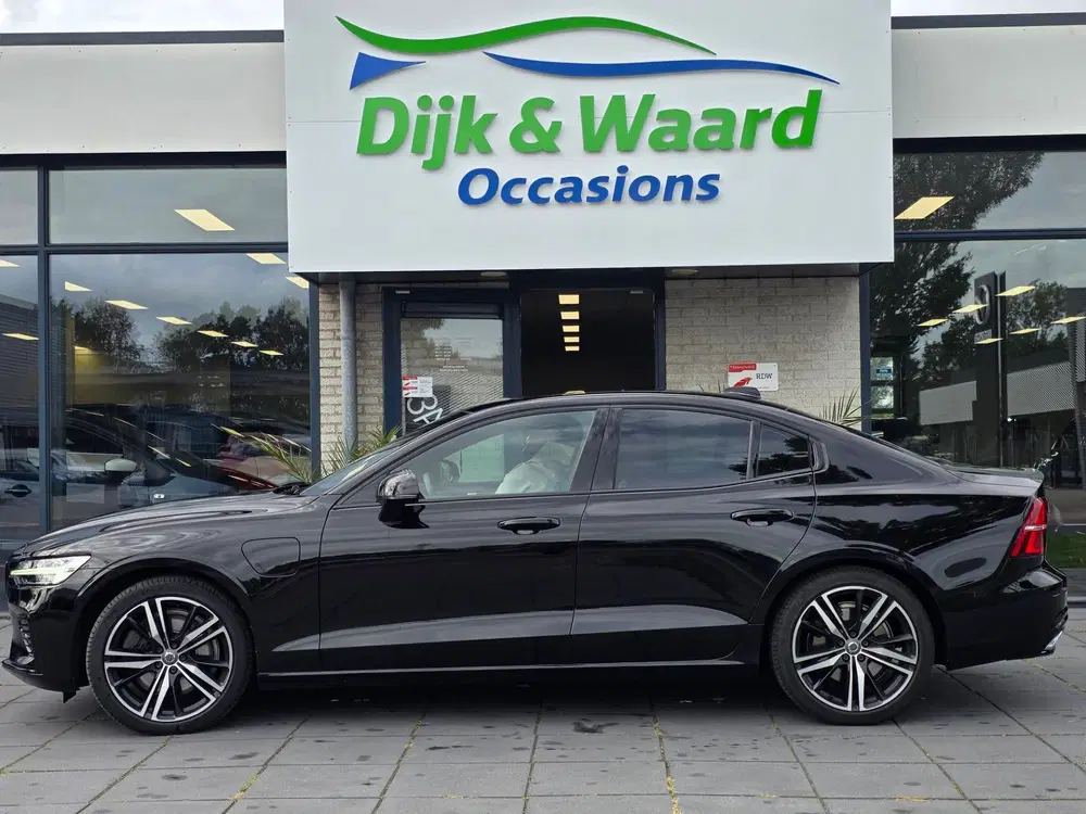 Volvo S60 2.0 Recharge T8 AWD R-Design Plug-in hybri uit 2021, foto 5