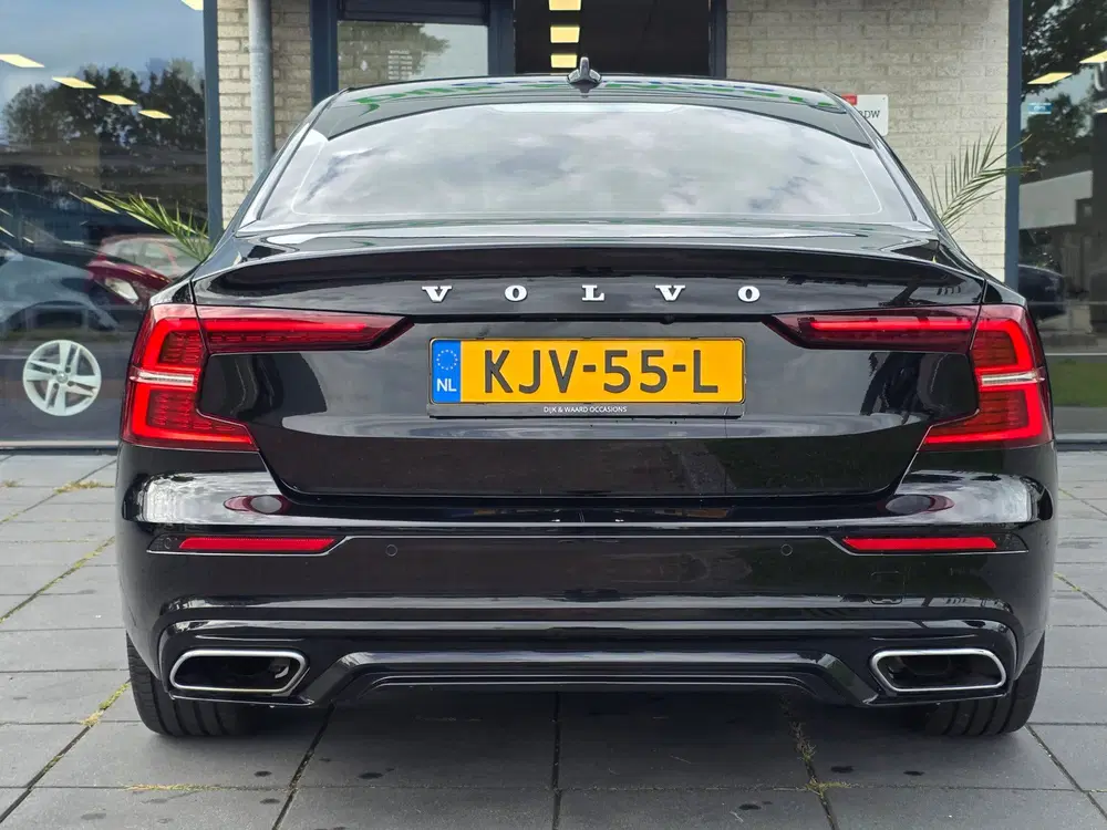 Volvo S60 2.0 Recharge T8 AWD R-Design Plug-in hybri uit 2021, foto 7