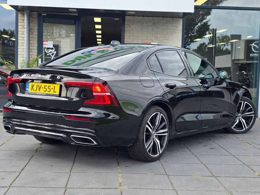 Volvo S60 2.0 Recharge T8 AWD R-Design Plug-in hybri uit 2021, foto 8