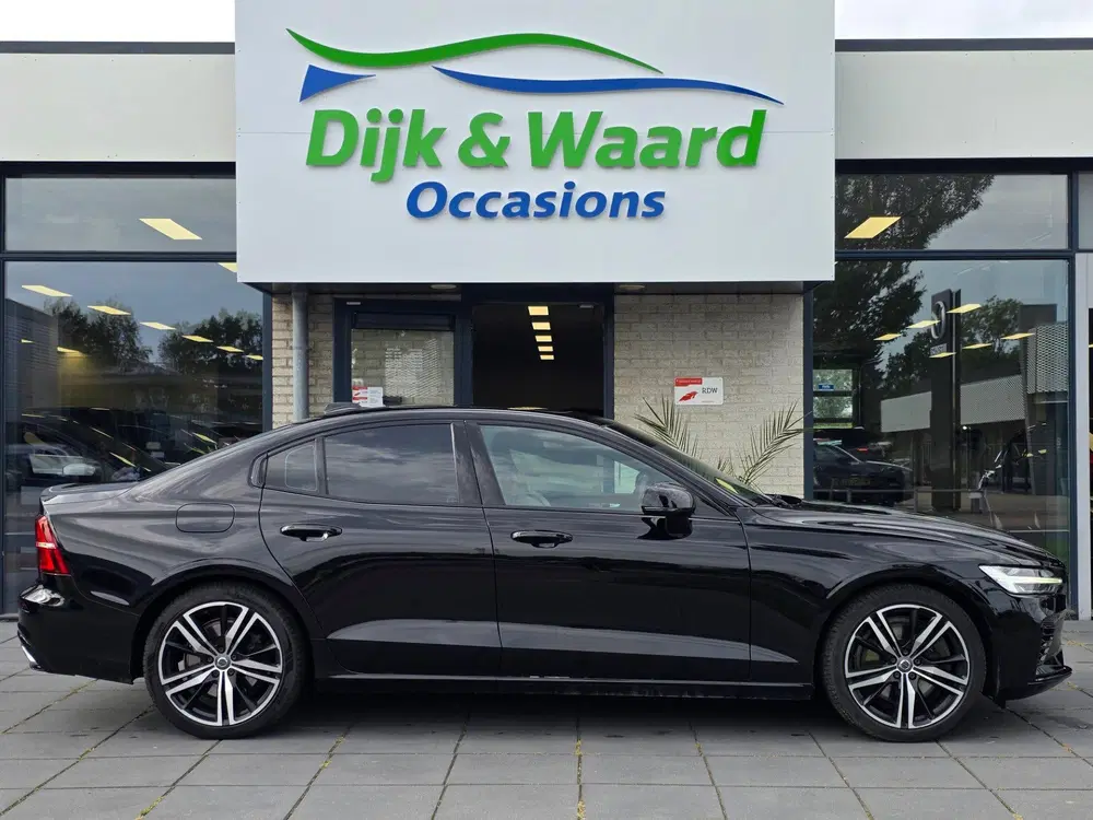 Volvo S60 2.0 Recharge T8 AWD R-Design Plug-in hybri uit 2021, foto 9
