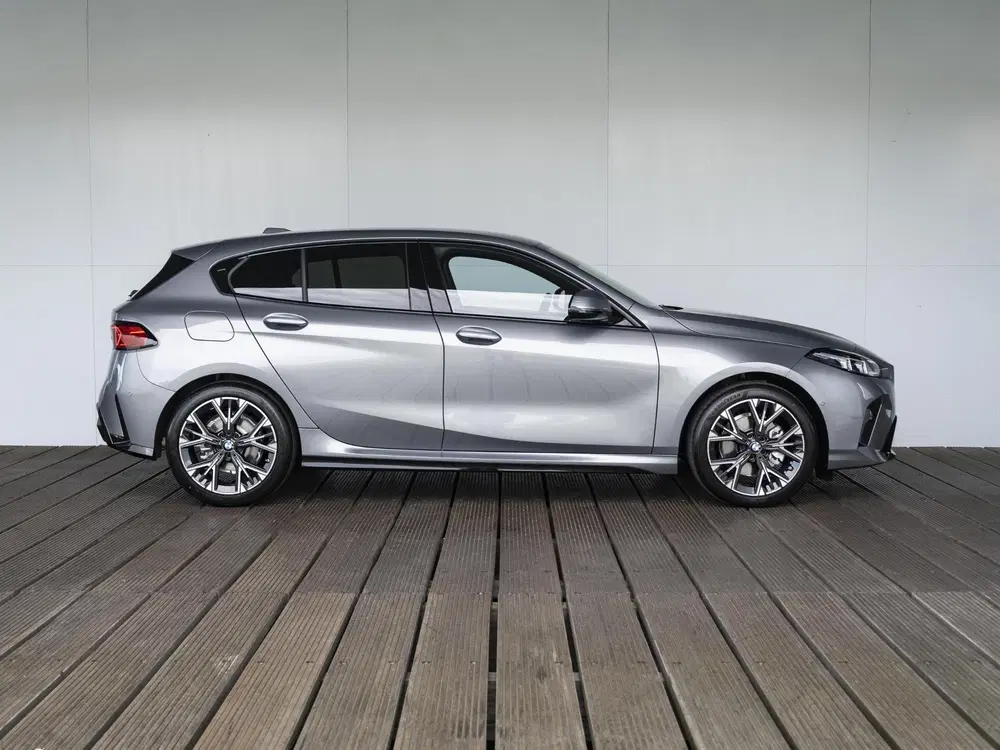 BMW 1-serie 120 uit 2026, foto 7