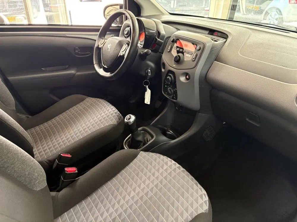 Peugeot 108 1.0 E-VTI Airco Multimedia USB NL auto NAP uit 2021, foto 3
