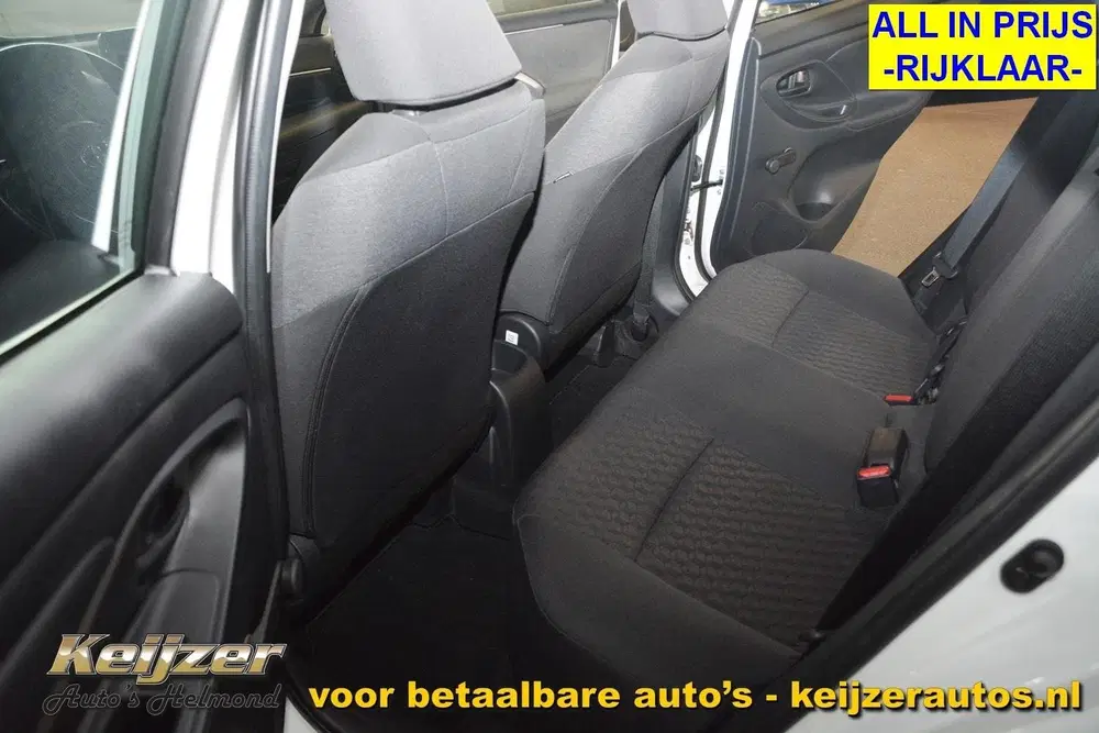 Toyota Yaris 1.0 VVT-i Active Achteruitrijcamera uit 2021, foto 13