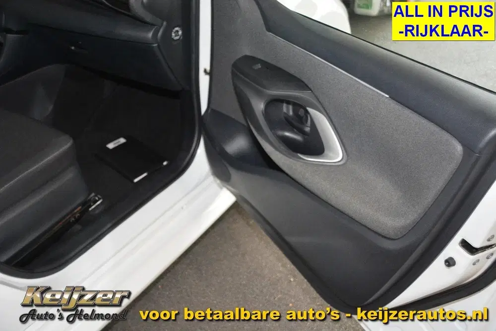 Toyota Yaris 1.0 VVT-i Active Achteruitrijcamera uit 2021, foto 14