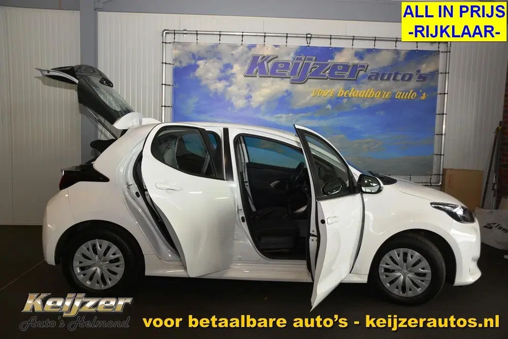 Toyota Yaris 1.0 VVT-i Active Achteruitrijcamera uit 2021, foto 6