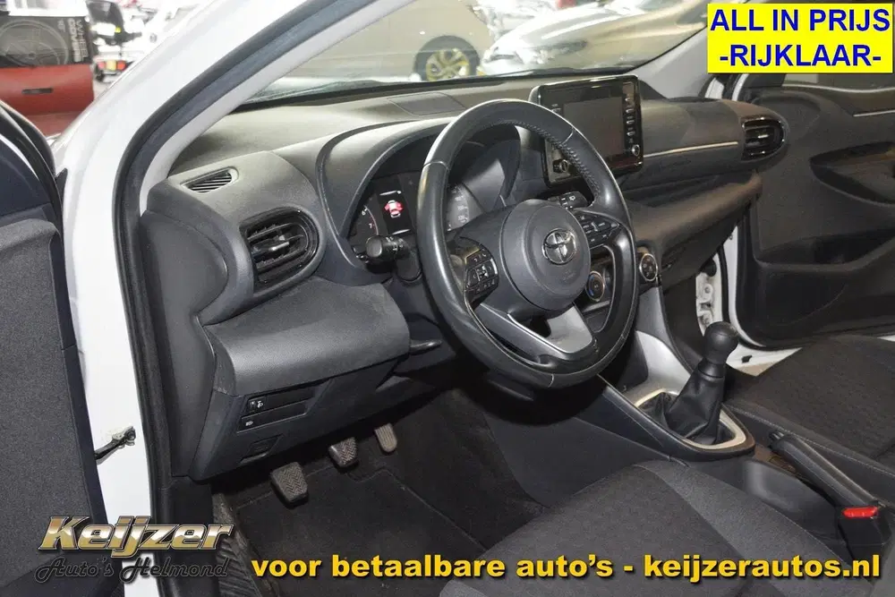 Toyota Yaris 1.0 VVT-i Active Achteruitrijcamera uit 2021, foto 9