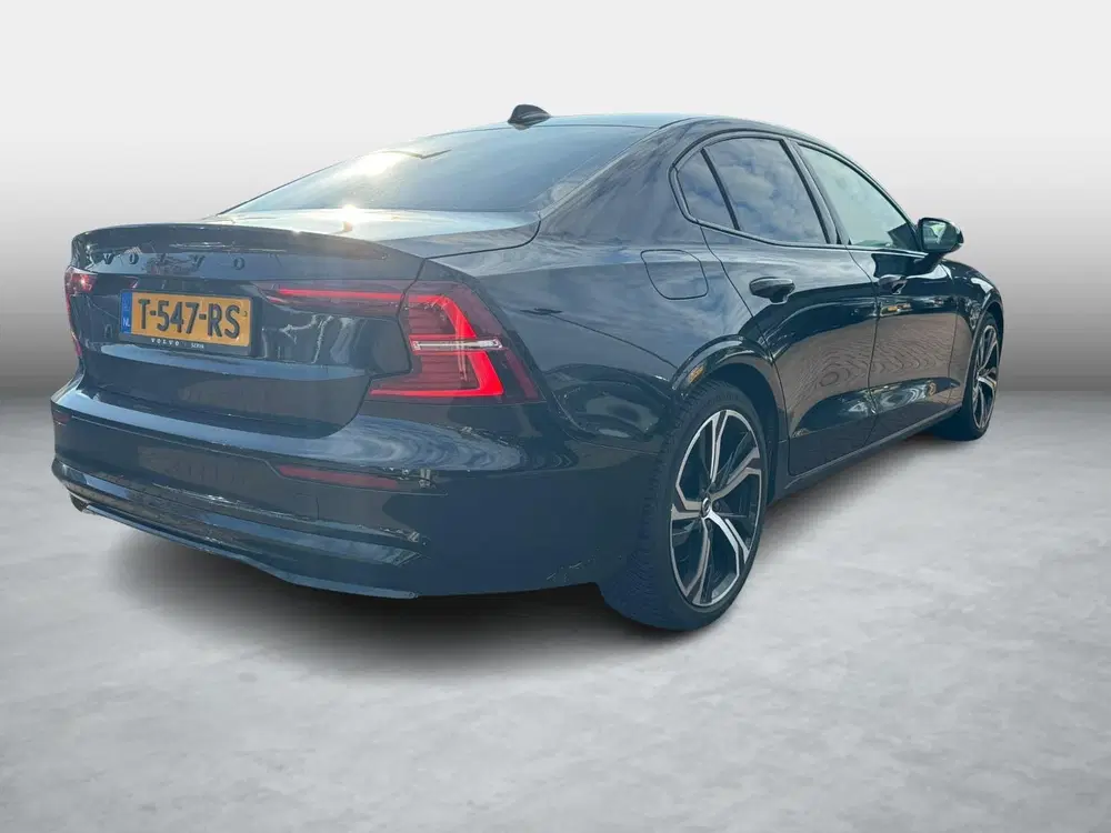 Volvo S60 2.0 B4 Ultimate Dark uit 2023, foto 2