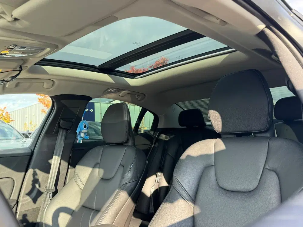 Volvo S60 2.0 B4 Ultimate Dark uit 2023, foto 6
