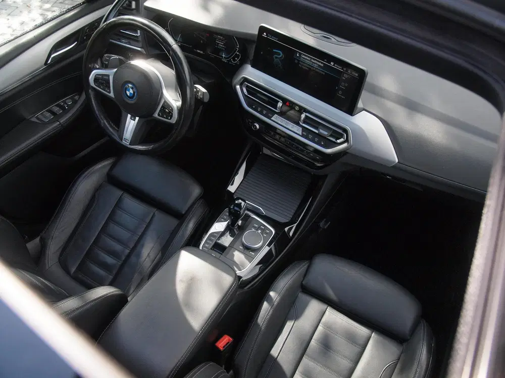 BMW X3 xDrive30e Business Edition Plus uit 2022, foto 2