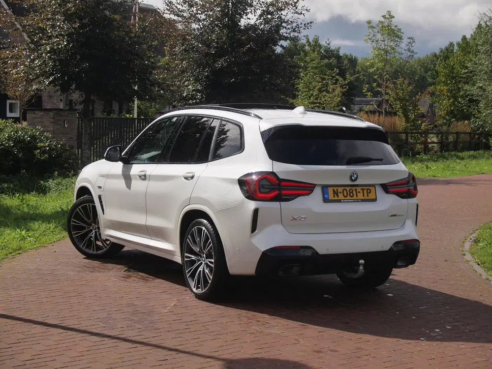 BMW X3 xDrive30e Business Edition Plus uit 2022, foto 3