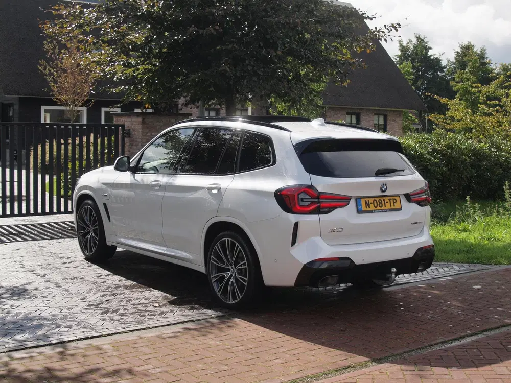 BMW X3 xDrive30e Business Edition Plus uit 2022, foto 8