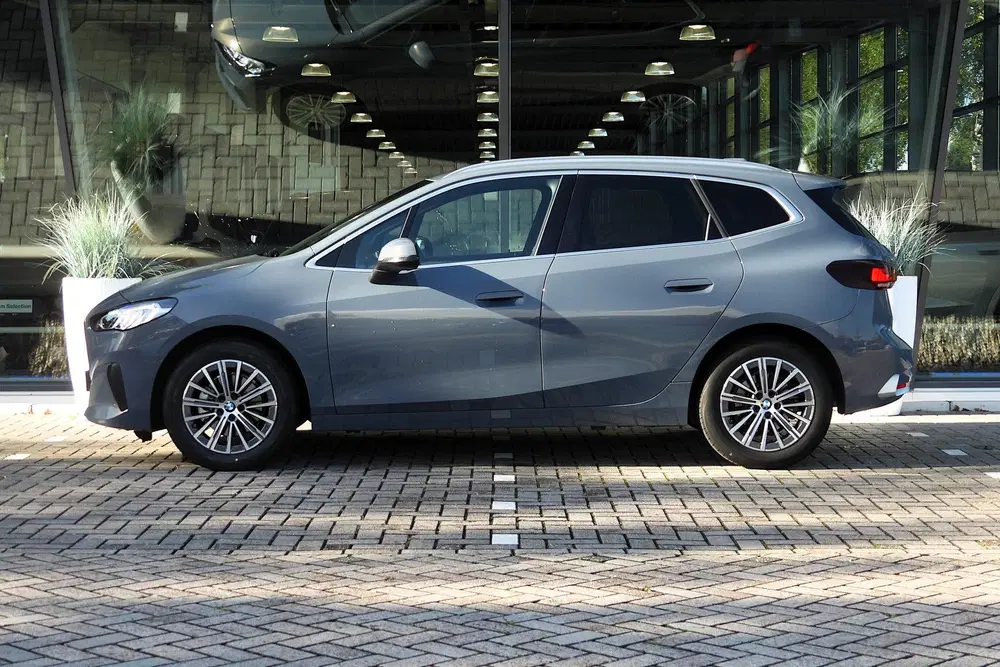 BMW 2-serie Active Tourer 220i Automaat uit 2022, foto 5